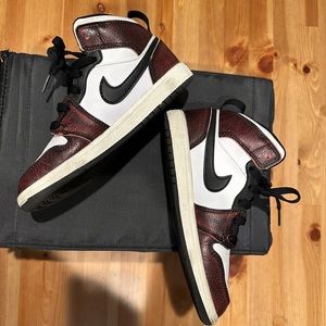 Nike dunks size 1.5 youth